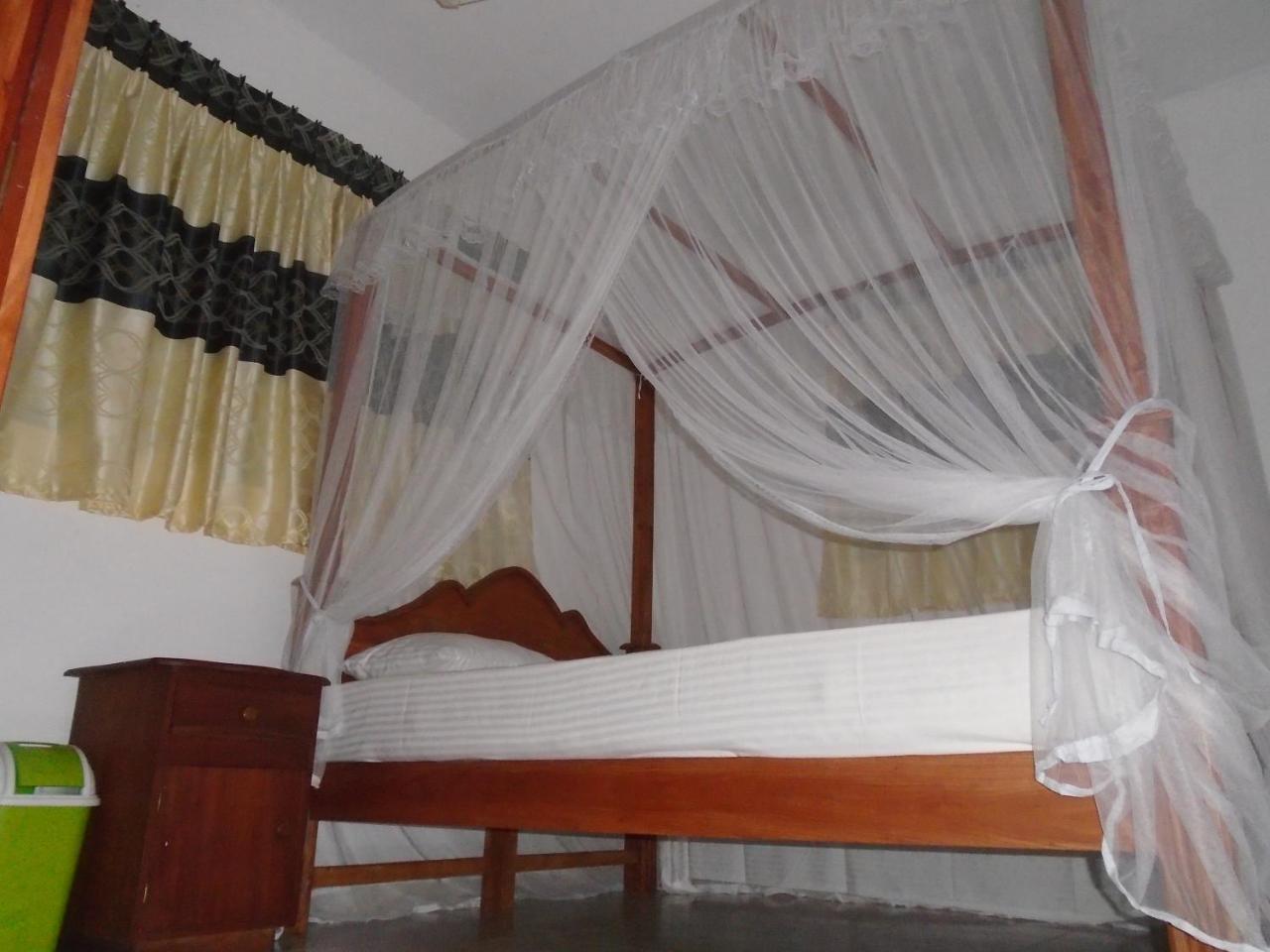 אונה ואטונה Ceylon Hostel-Galle מראה חיצוני תמונה