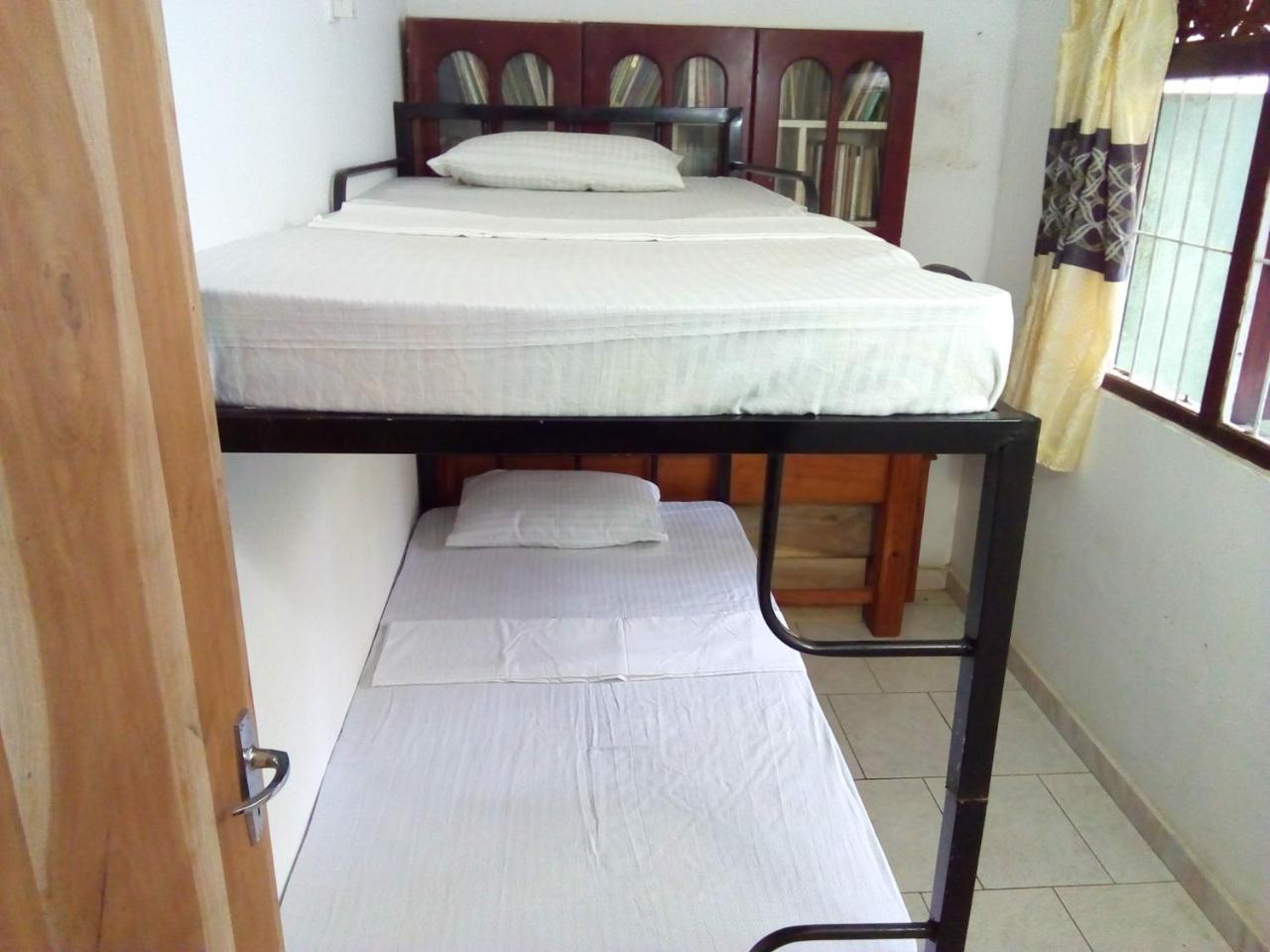 אונה ואטונה Ceylon Hostel-Galle מראה חיצוני תמונה